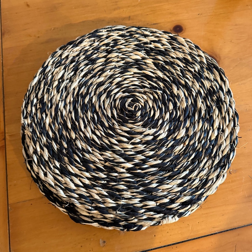 Round Black and Tan Woven Placemats Set of 4